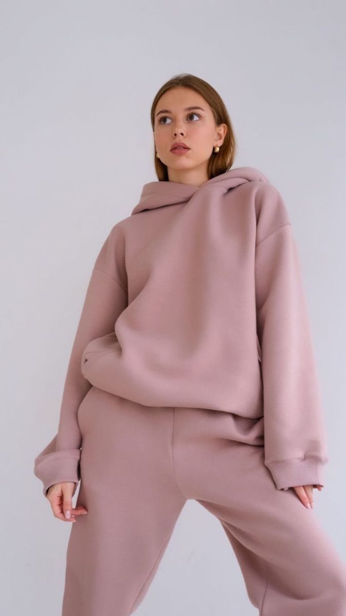 Sweatshirt & Wide-Leg Trouser – Minimal Logo Design